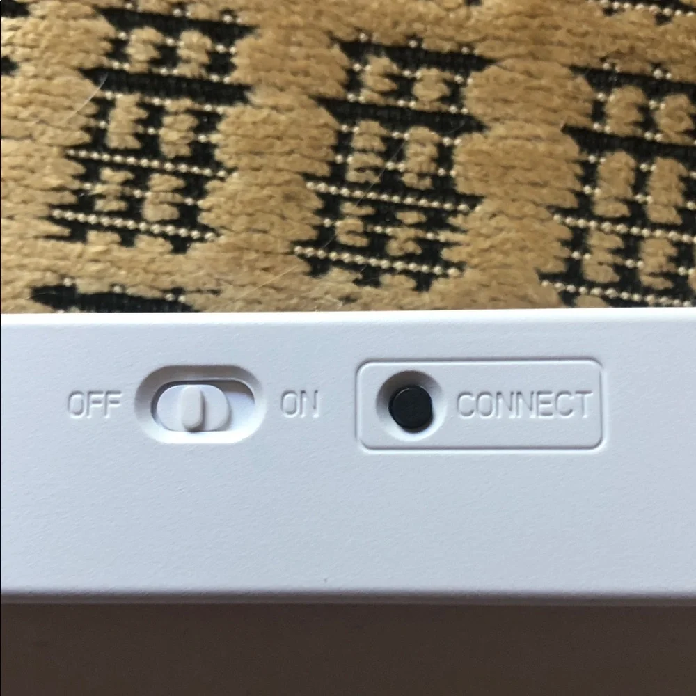 Compact White Wireless Keyboard - Low Profile